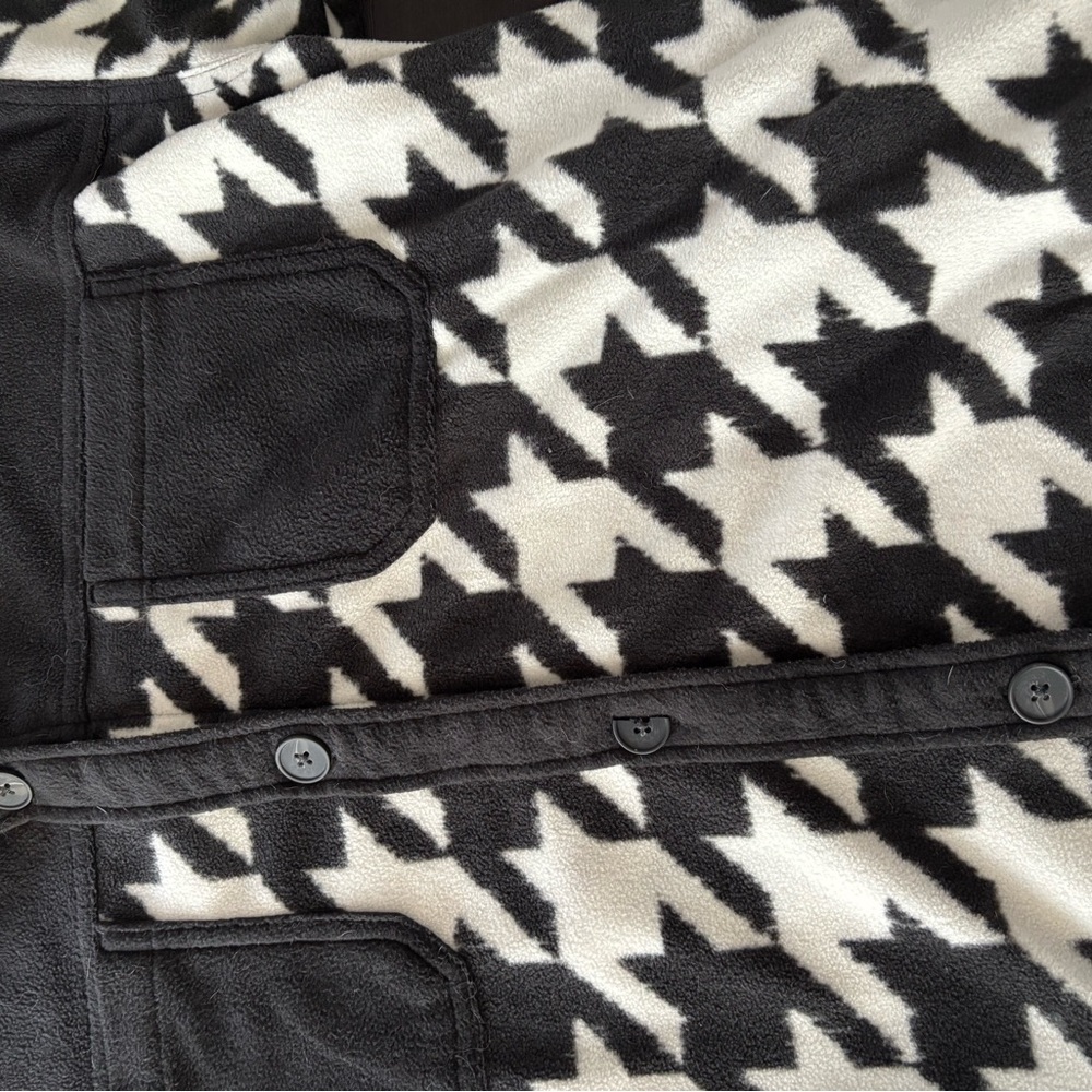 Maurice’s Wilder Fleece Shacket / Black & White Houndstooth Pattern / Size XL - Picture 3 of 7